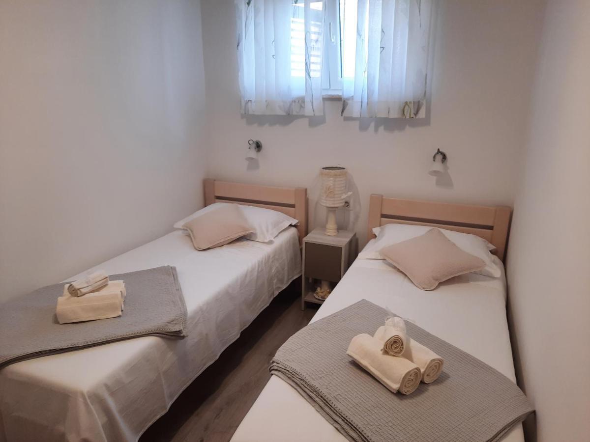 Apartman Laura M โวดีเซ ภายนอก รูปภาพ