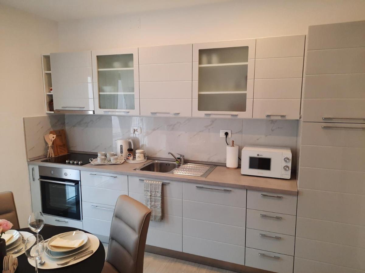 Apartman Laura M โวดีเซ ภายนอก รูปภาพ